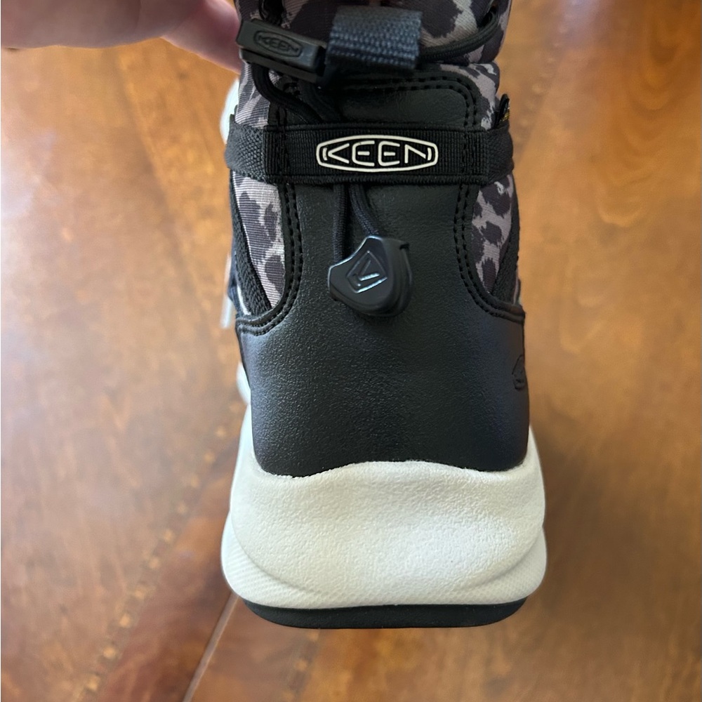 ❌❌SOLD❌❌Keen Women's 8 Uneek SNK II Waterproof Chukka Boots Animal Print/Silver - Picture 5 of 12